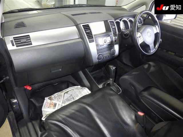 NISSAN TIIDA
