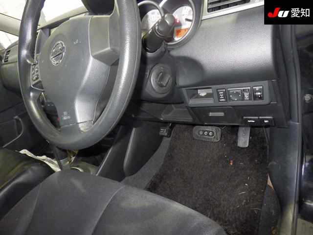 NISSAN TIIDA