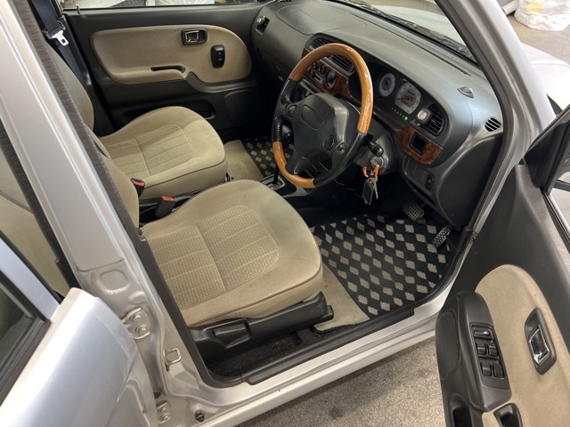 DAIHATSU MIRA GINO