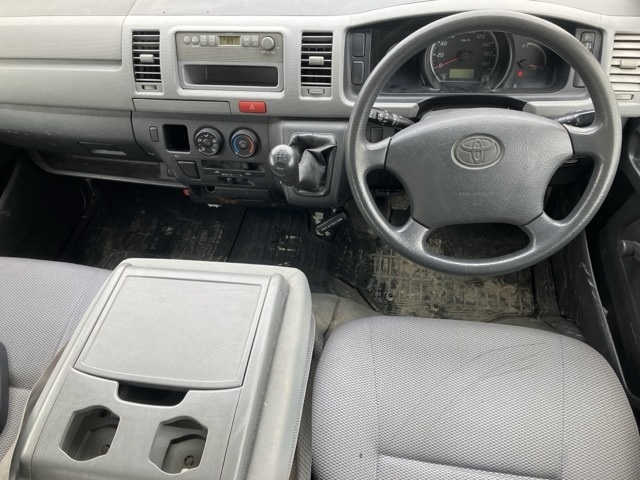 TOYOTA REGIUS ACE