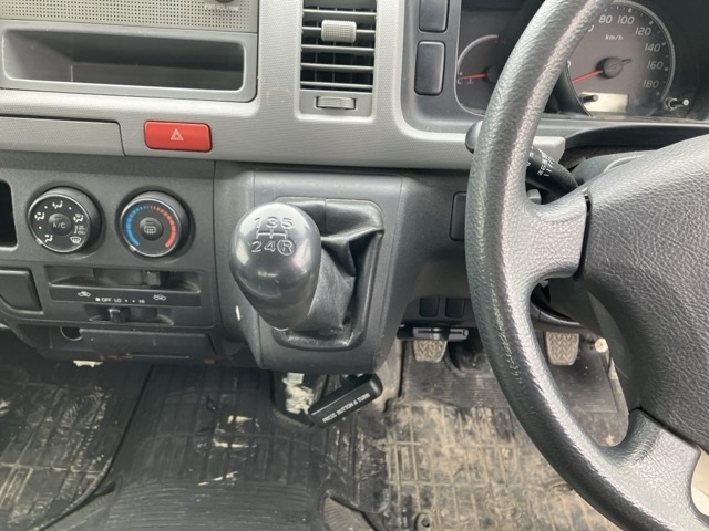 TOYOTA REGIUS ACE