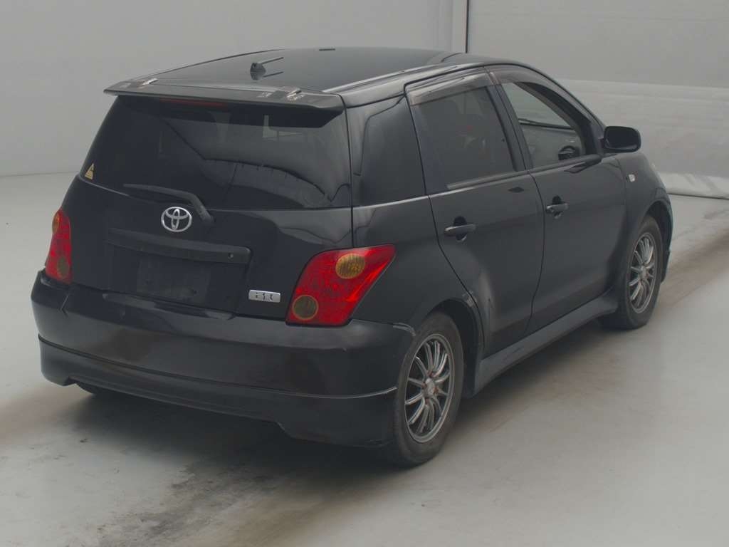 TOYOTA IST