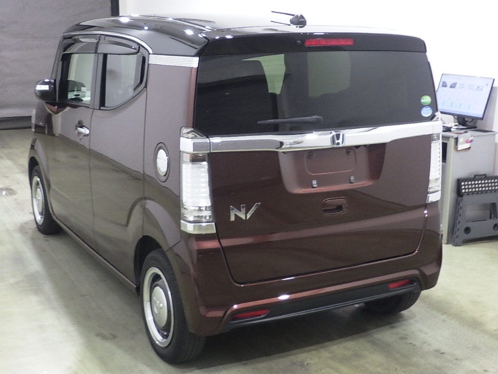HONDA N-BOX SLASH