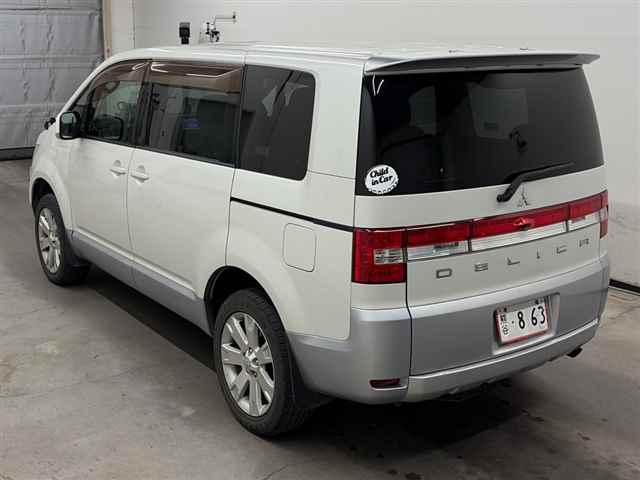 MITSUBISHI DELICA D:5