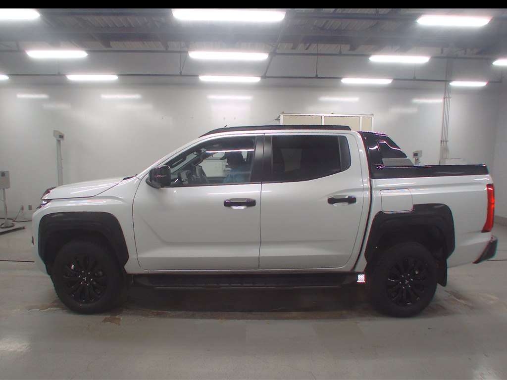 MITSUBISHI TRITON
