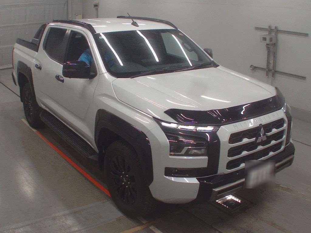 MITSUBISHI TRITON