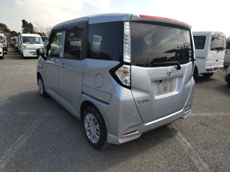 TOYOTA TANK