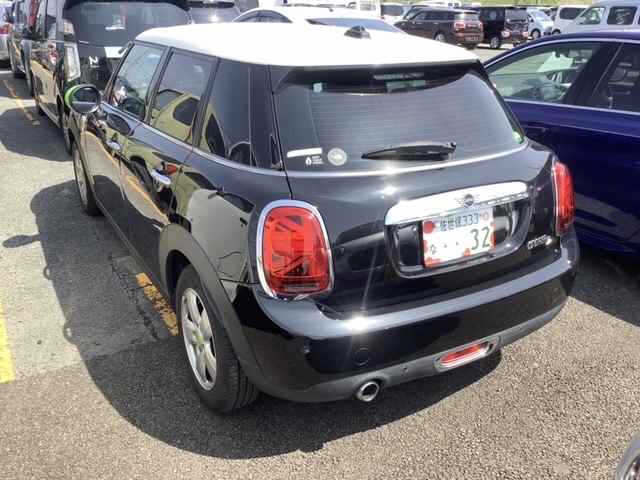 MINI HATCH
