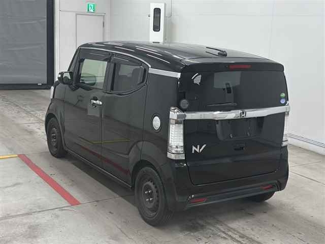 HONDA N-BOX SLASH