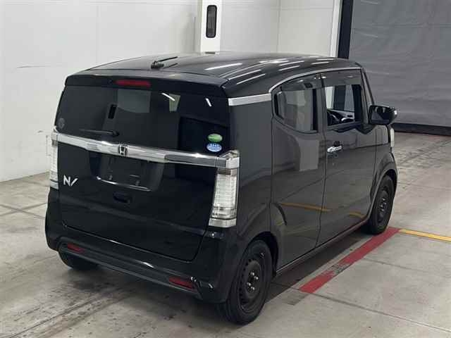 HONDA N-BOX SLASH