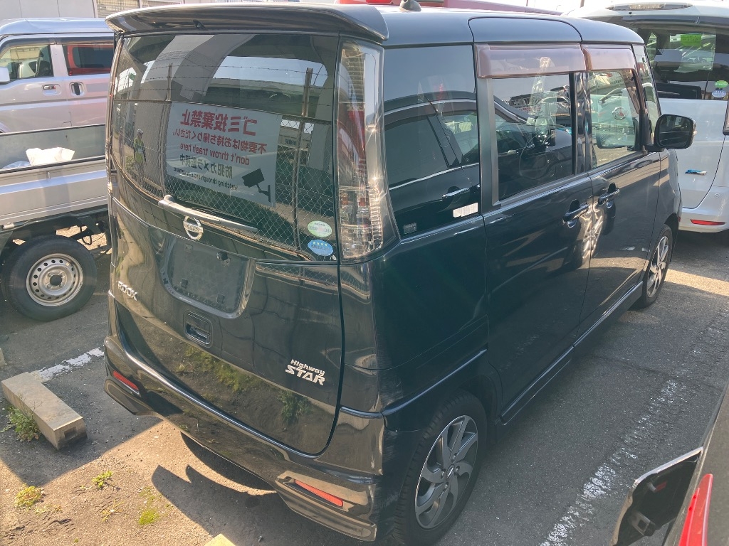 NISSAN ROOX