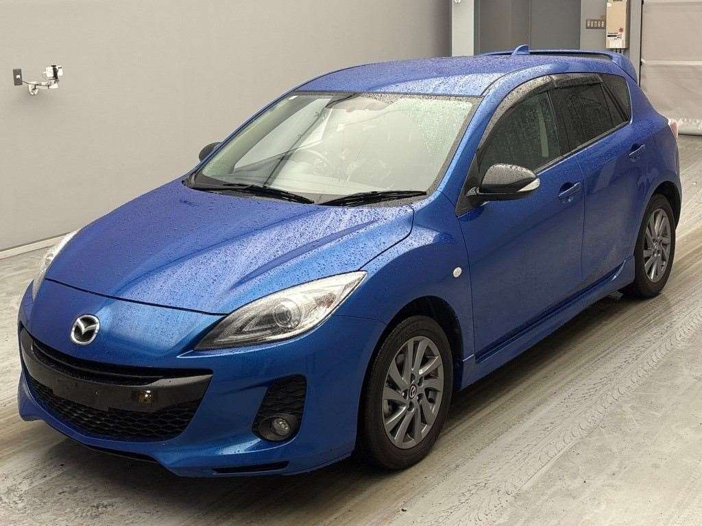 MAZDA AXELA