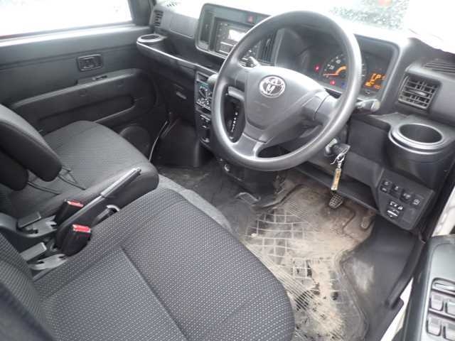TOYOTA PIXIS VAN