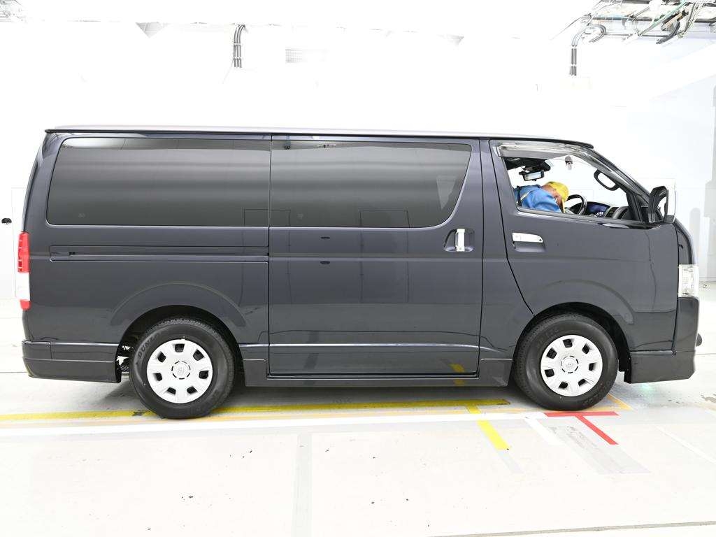 TOYOTA REGIUS ACE