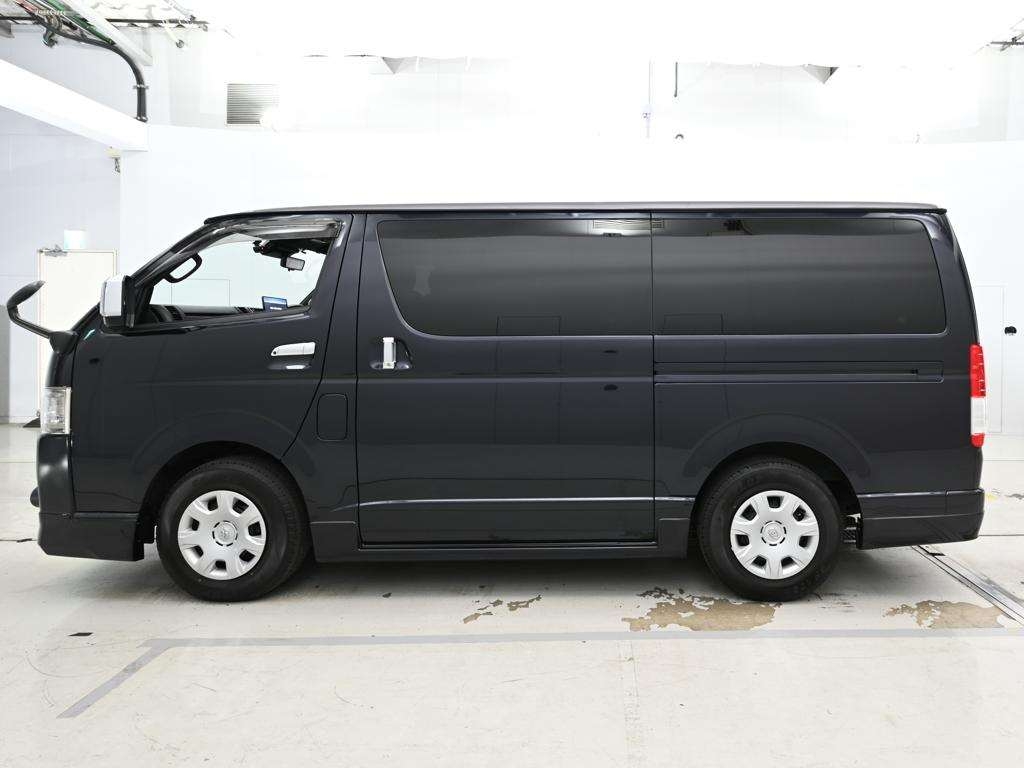 TOYOTA REGIUS ACE