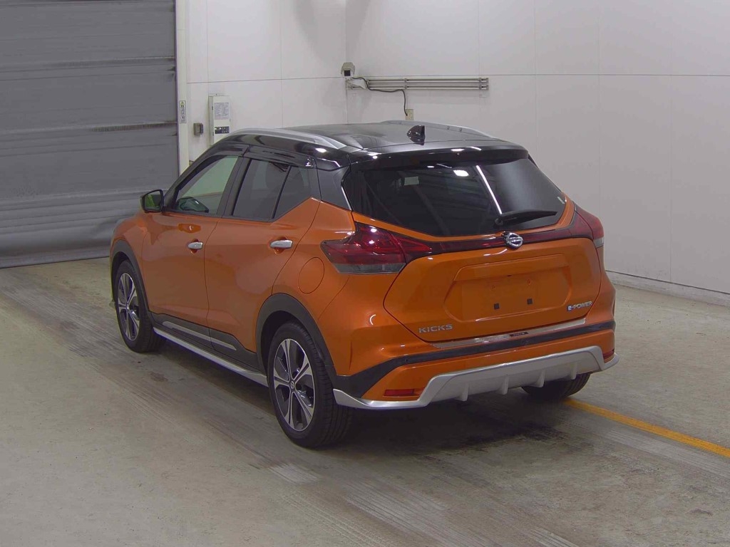 NISSAN KICKS