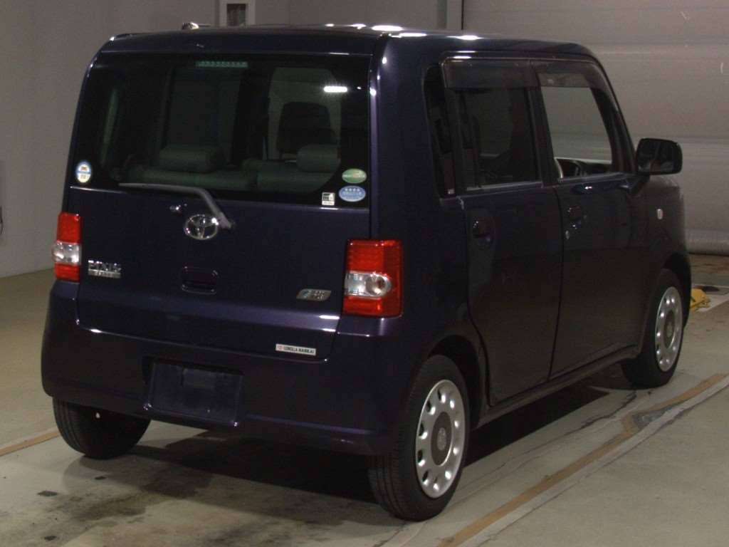 TOYOTA PIXIS SPACE