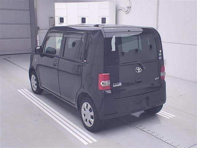 TOYOTA PIXIS SPACE
