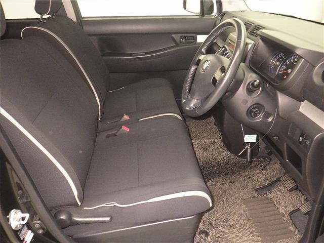 TOYOTA PIXIS SPACE