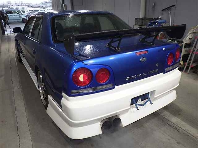 NISSAN SKYLINE