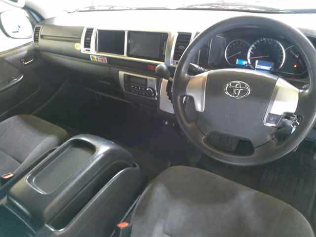 TOYOTA HIACE