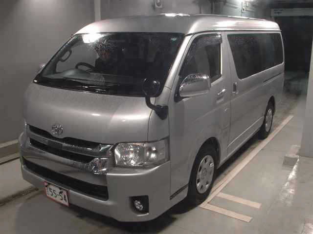 TOYOTA HIACE