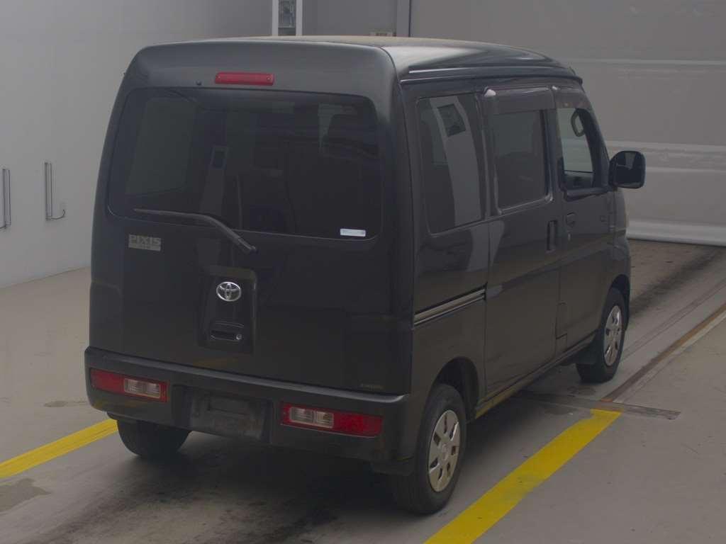 TOYOTA PIXIS VAN
