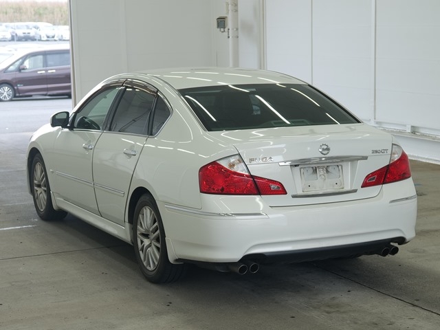 NISSAN FUGA