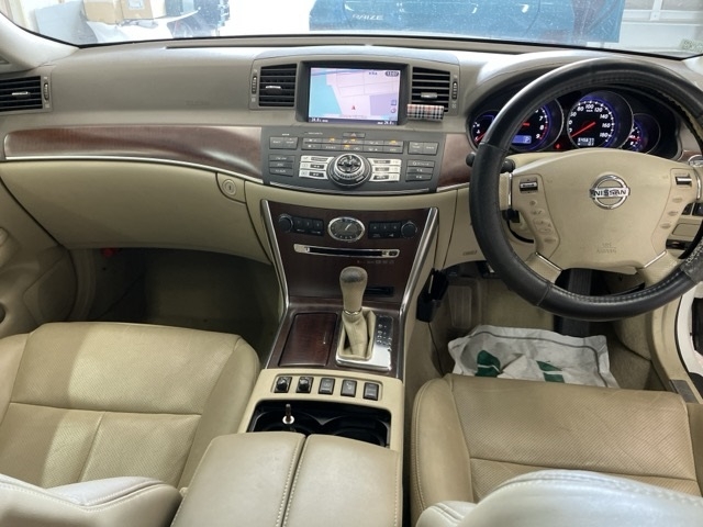 NISSAN FUGA