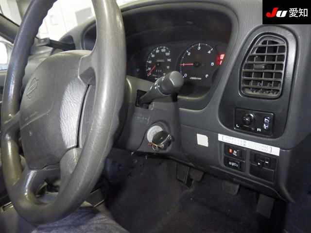 NISSAN TERRANO