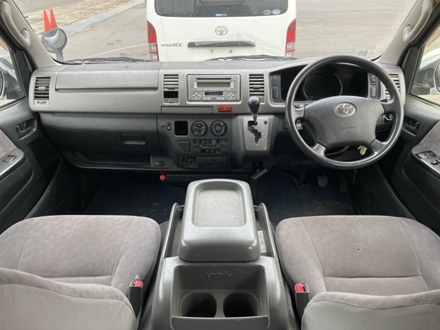 TOYOTA REGIUS ACE