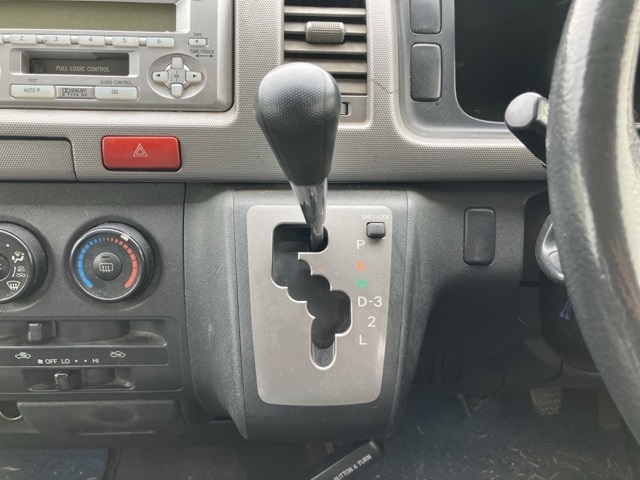 TOYOTA REGIUS ACE
