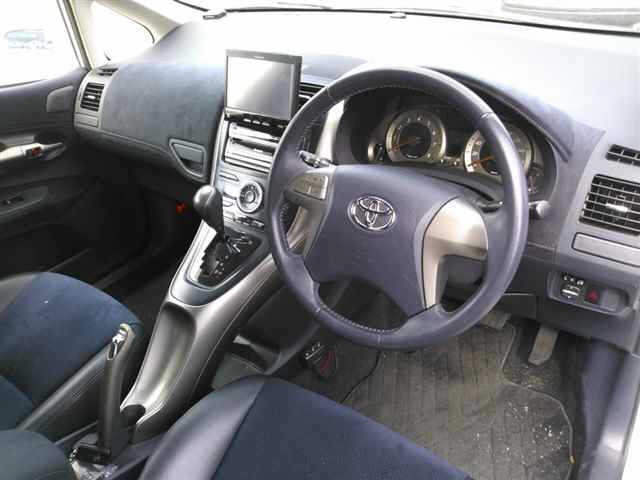 TOYOTA BLADE