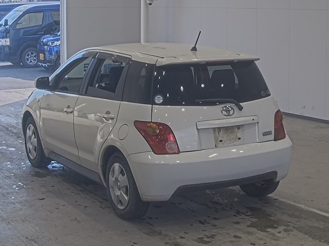 TOYOTA IST