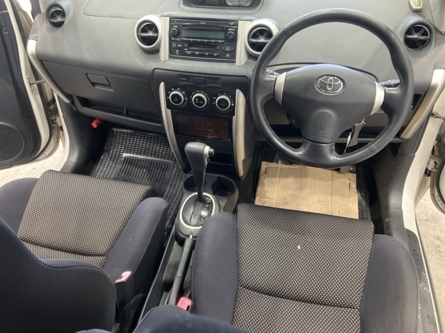 TOYOTA IST