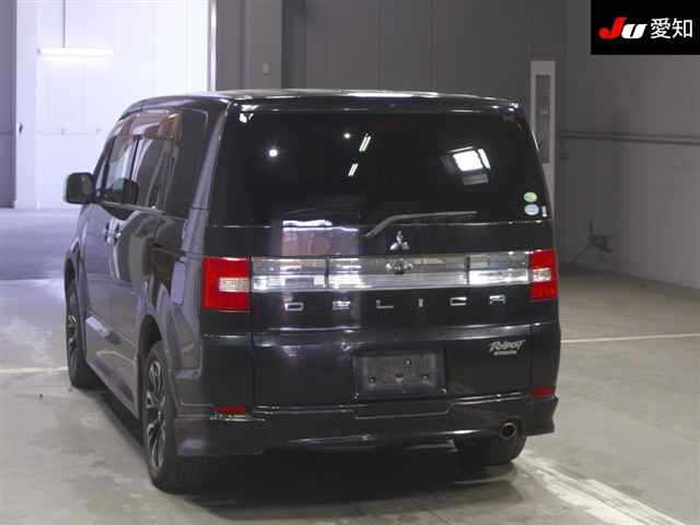 MITSUBISHI DELICA D:5