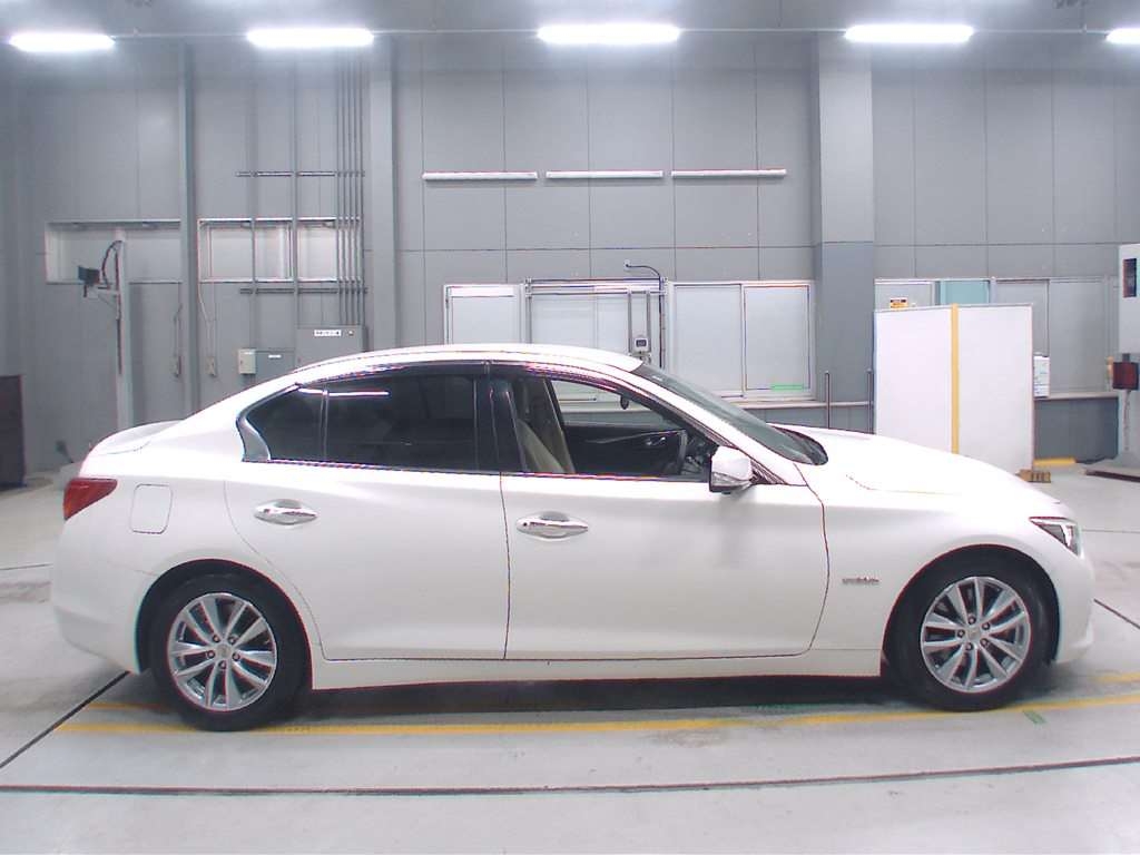NISSAN SKYLINE