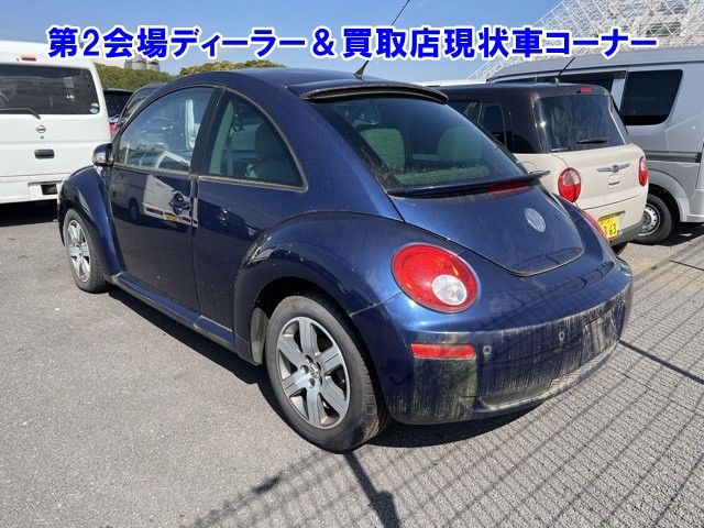 VOLKSWAGEN BEETLE