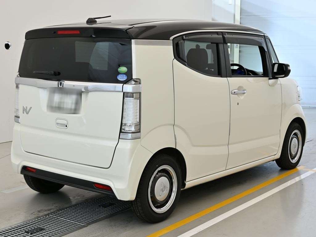 HONDA N-BOX SLASH