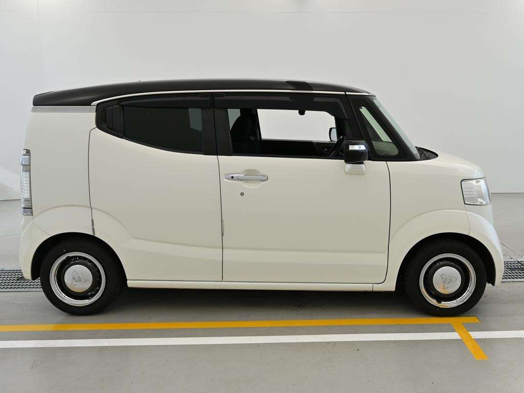 HONDA N-BOX SLASH