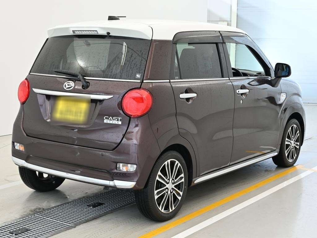 DAIHATSU CAST