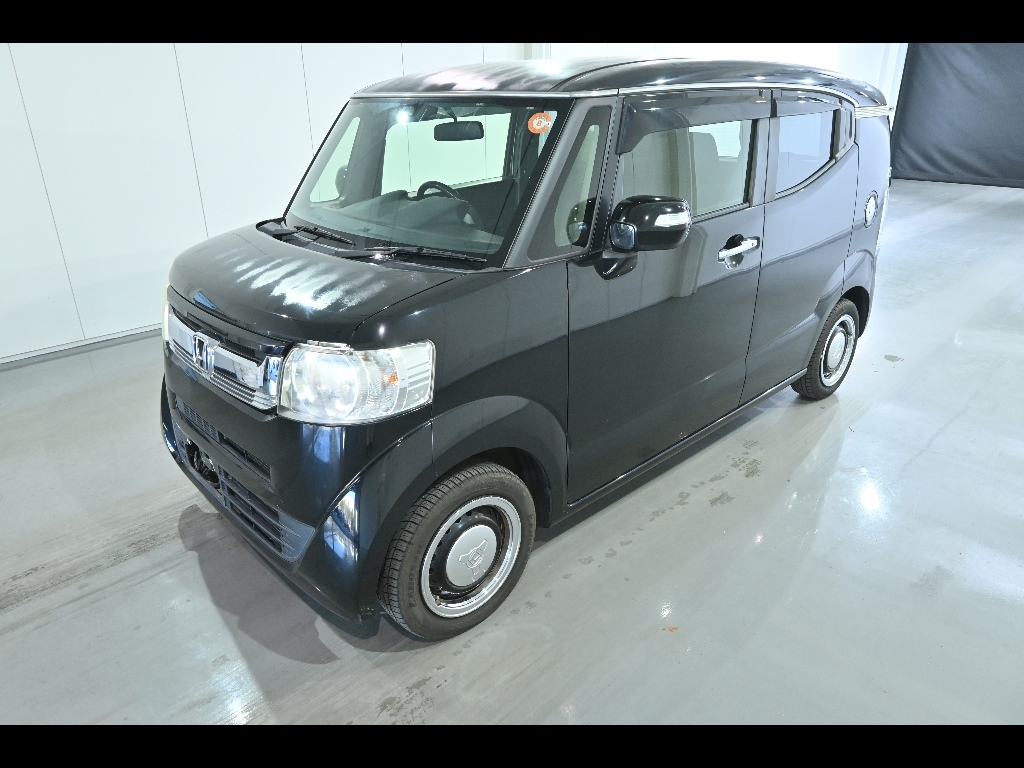 HONDA N-BOX SLASH