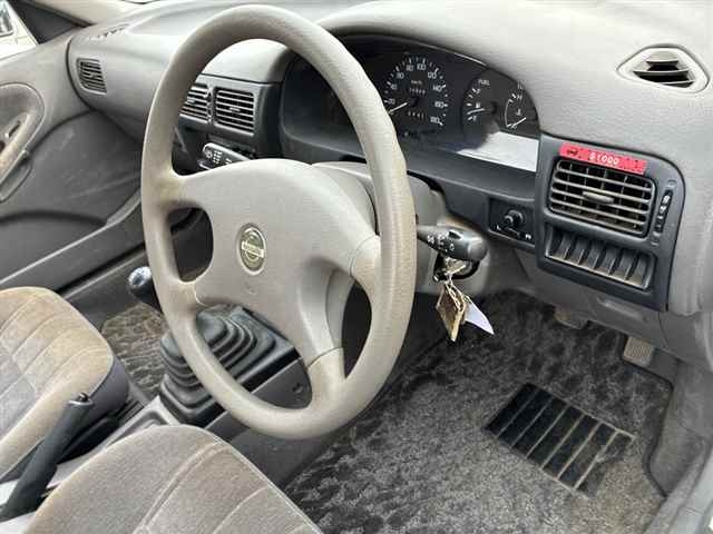 NISSAN SUNNY