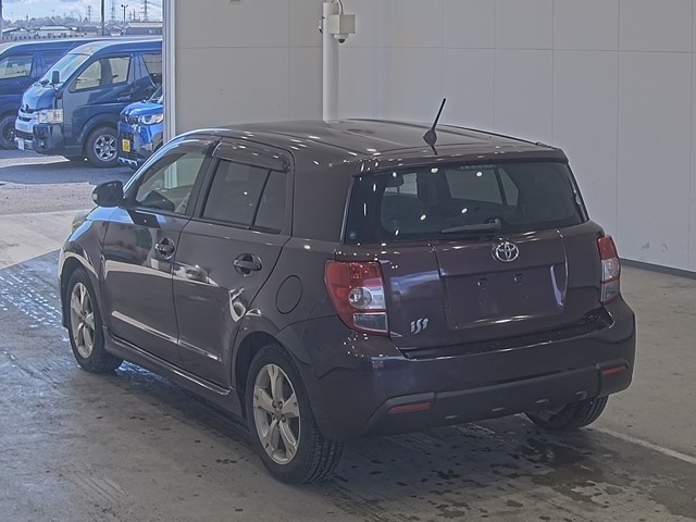 TOYOTA IST