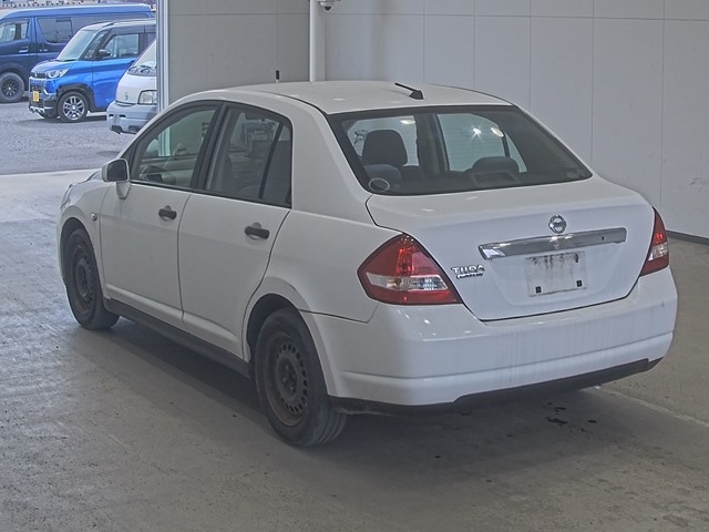 NISSAN TIIDA LATIO