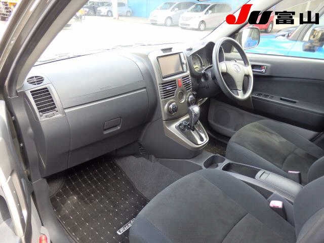 TOYOTA RUSH