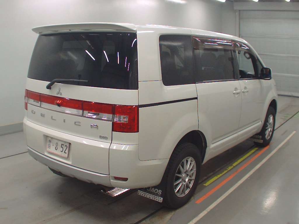 MITSUBISHI DELICA D:5