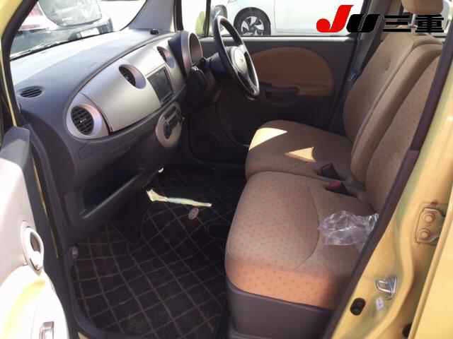 DAIHATSU MOVE LATTE