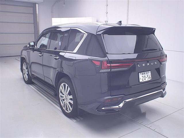LEXUS LX600