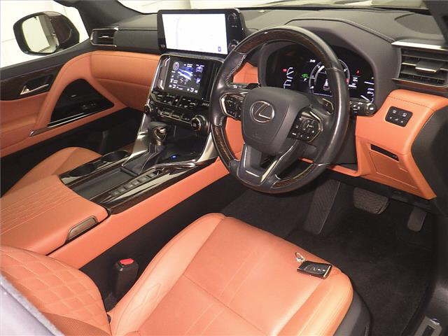 LEXUS LX600